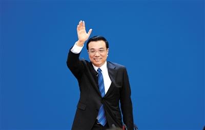 李克强谈简政放权：让市场“法无禁止即可为”