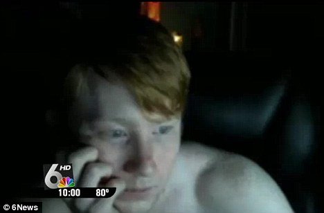 少年网聊时开枪打死自 聊友未拨电话求助()