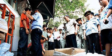 广州城管腐败链：违建寻租招投标贪腐