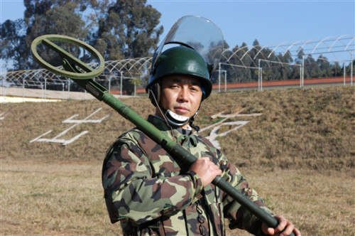 中国维和扫雷工兵拒绝外方上万美元月薪招揽