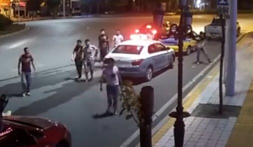 7岁男孩注册公司当大股东 4岁曾大雪赤膊奔跑