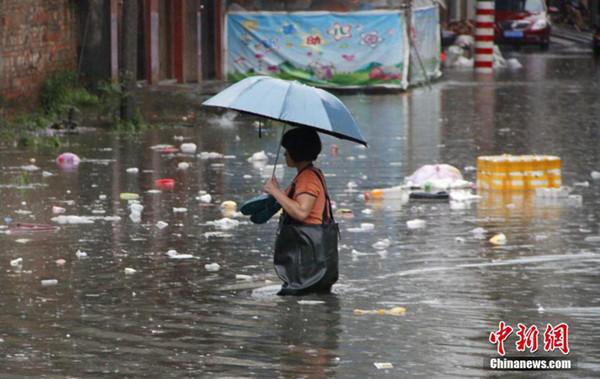 南方7省大范围暴雨今日最强 北方防强对流