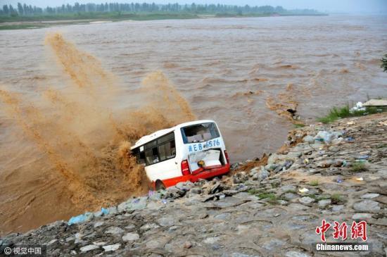 河北洪灾遇难者升至105人 失踪人数升至104人