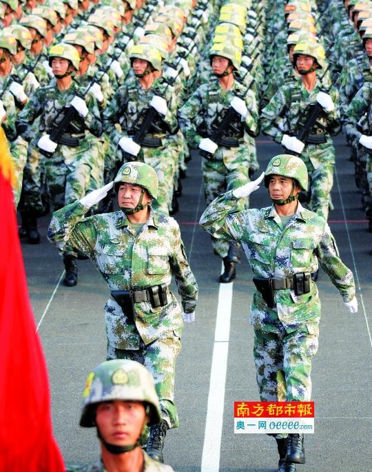 抗战阅兵56名将军领队 空军中将驾机受阅