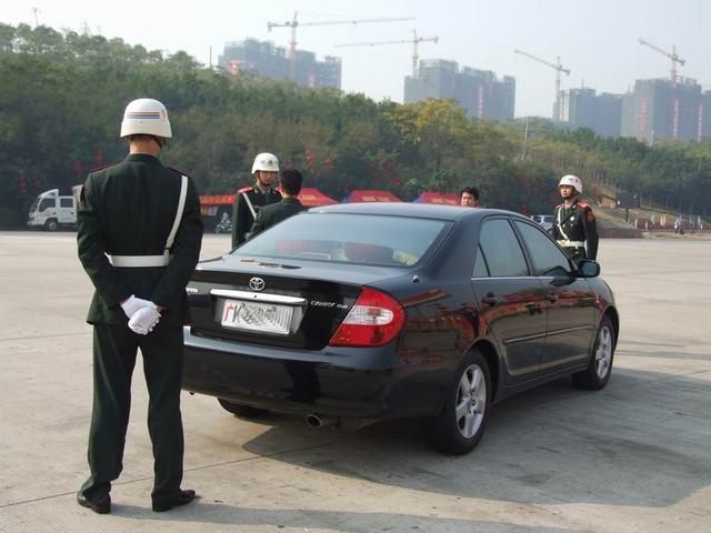 资料图:解放军检查军车