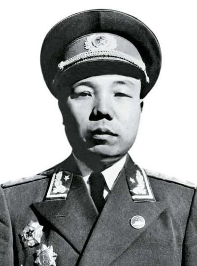 中国最年轻的将军_图 中国最年轻的将军是谁曾58岁带步枪指挥作战 九州