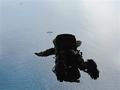 美派遣伞兵飞行11小时后空降施救两名中国渔民