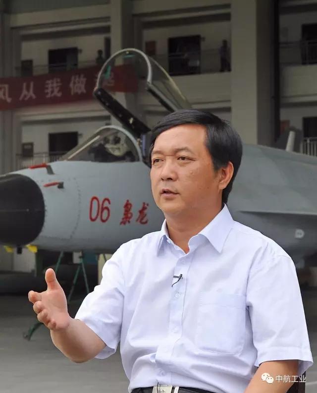 “枭龙”战机总设计师被巴基斯坦授予国家荣誉奖章
