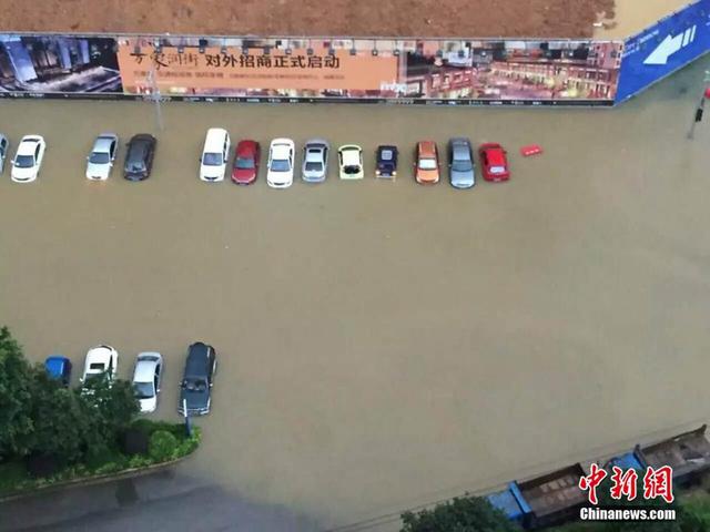 广西多地暴雨成灾 未来两天雨势更强