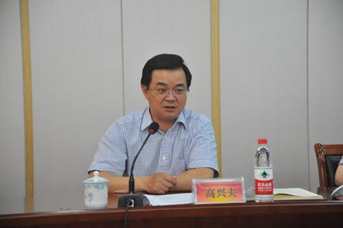 澳门明升国际__许久未见艾弗森 胸前钻石项链