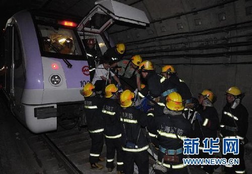 上海地铁追尾事故十小时微博全记录(图)