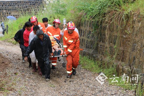 水电站滤渣罐“咬手”不放 消防官兵紧急施救