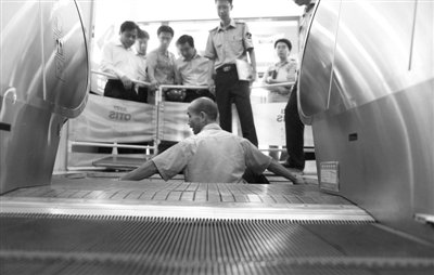 Our country plans to wait for special type equipment to build recall faulty system to elevator