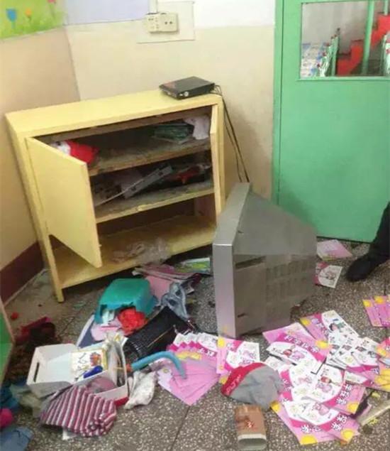 幼儿园电视疑因儿童争抢掉落 砸死一男童(图)