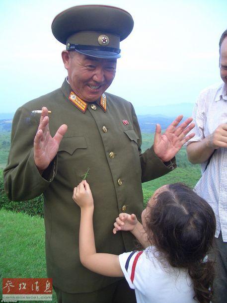 外媒揭秘朝鲜社会新现象:男人当家女人赚钱