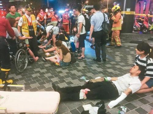 ̨����ը�ֳ��˿ͽ�������һ�̣������޷��³�