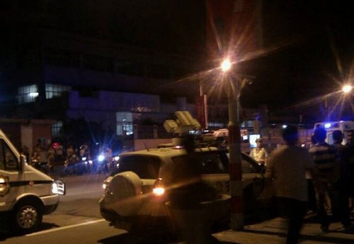 广东佛山村民围攻镇干部9余小时 一警车被推翻（转）115 / 作者:鱼仔油茶 / 帖子ID:21087