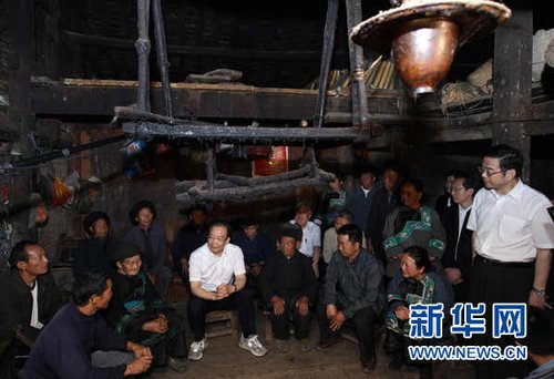 温家宝:农村的事和中南海议的话题是一样的