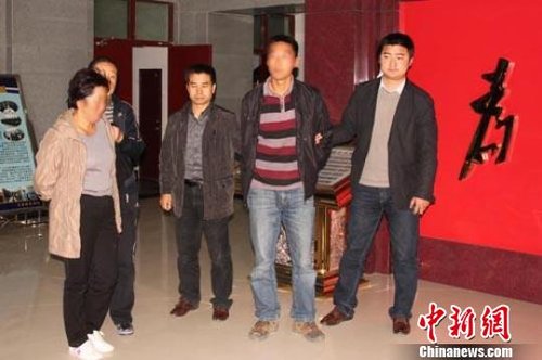两毒贩系母子关系,这是近年来当地警方侦破的最大毒品案
