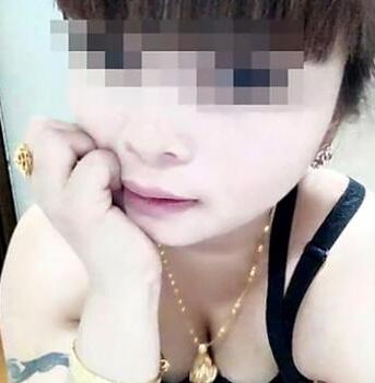 云南强迫女生卖淫“大姐大”性感私照曝光