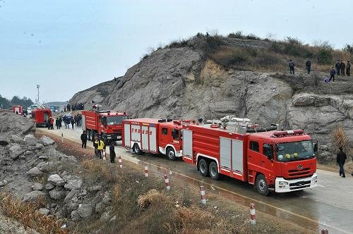 湖南一鞭炮厂连环爆炸 3名消防官兵扑火中牺牲