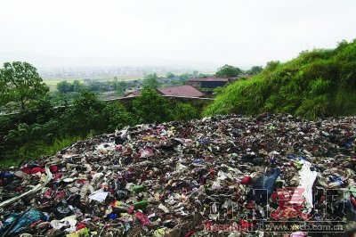 长沙一垃圾场距民宅15米 附近居民生活堪忧