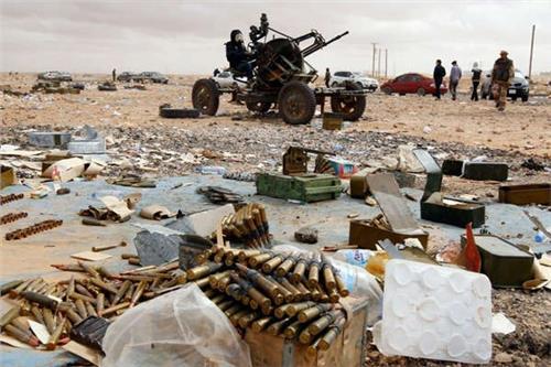 多国记者在叙遭炮击 中国记者被炮弹碎片击中