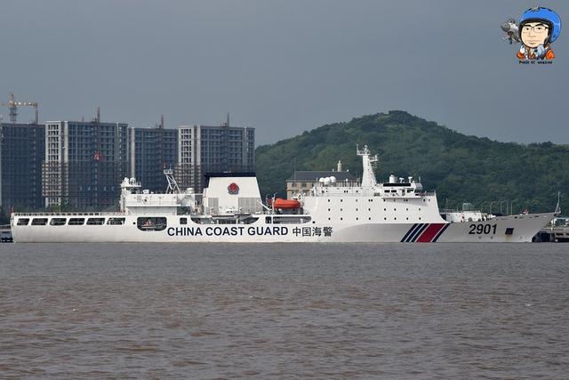 中国海警舰船编队6月15日在钓鱼岛领海内巡航