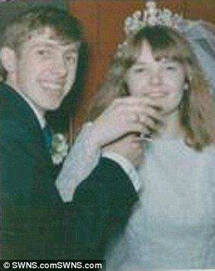 为寻真命天女 他成为英国结婚最多次的人 (组图)