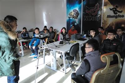 揭秘“白帽黑客”：封闭培训半年 提交漏洞赚钱