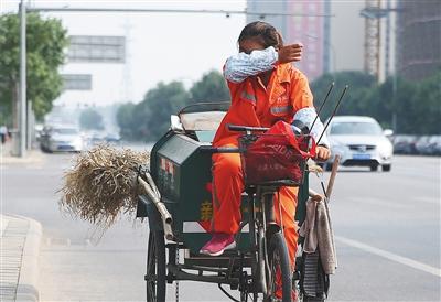 北京周四前闷热持续 今最高36℃