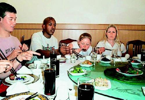 湖北大厨靠川菜打入美主流社会:没有背景不懂