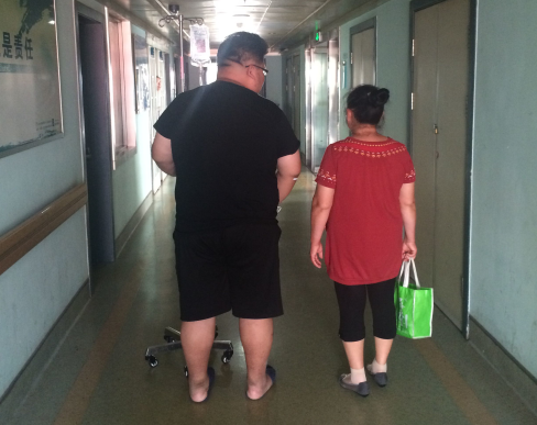 山东345斤胖小伙为减重 胃部切除40公分
