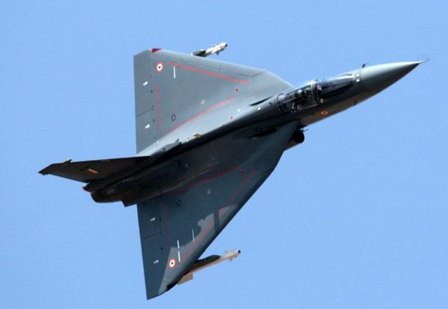 印度LCA和枭龙竞争纯粹靠作弊