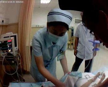 江苏4岁孩子喝脏水 被父亲绑沙袋上毒打致死