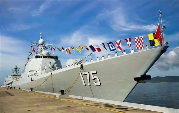 港媒称中国主力军舰数世界第三 新舰服役如下