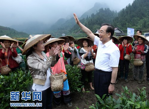 温家宝:农村的事和中南海议的话题是一样的