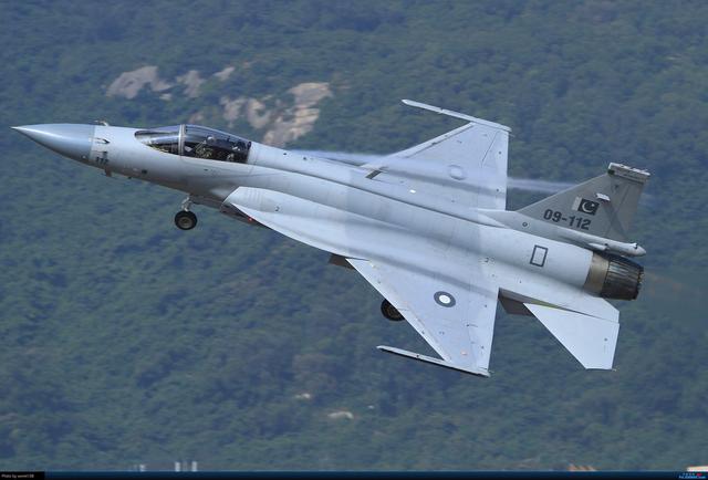 印度LCA和枭龙竞争纯粹靠作弊