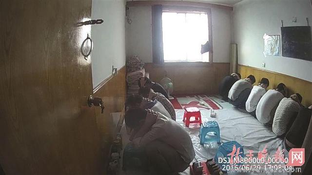 弟弟偷发被拘禁照片 姐姐报警抓获传销组织