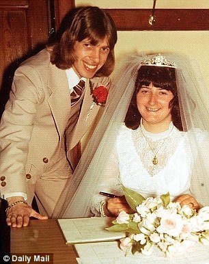 为寻真命天女 他成为英国结婚最多次的人 (组图)