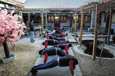 揭秘“白帽黑客”：封闭培训半年 提交漏洞赚钱