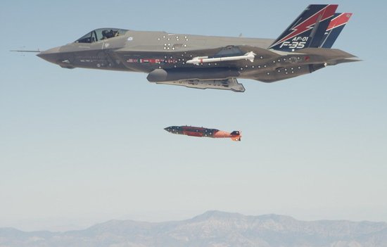 美国完成新型小直径炸弹与F-35战机兼容性测试