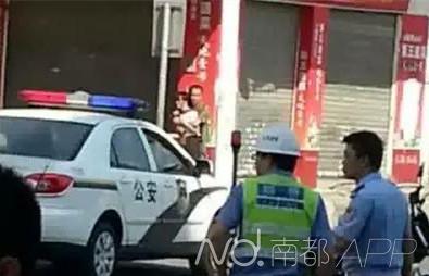 东莞男子闹市区持刀挟持女子 被特警击毙(图)