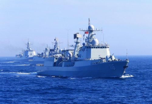 港媒称中国军舰绕行日本本岛发出强力信号