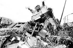 台湾地震补偿方案:给予遇难者200万新台币(组图)