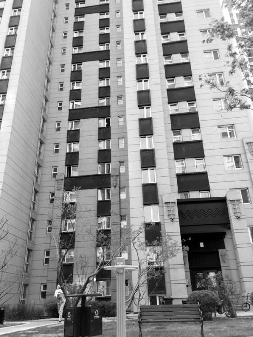 31岁妈妈产子后患抑郁症 抱3岁女儿从19楼跳下