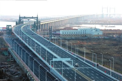 哈尔滨垮塌大桥火箭速度建成 监理方此前无经验