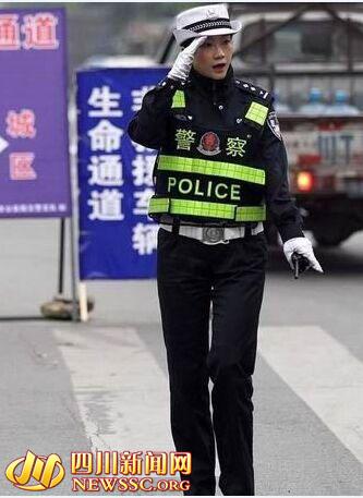 “抗癌女交警”去世 住院时工作闹铃仍每天响起