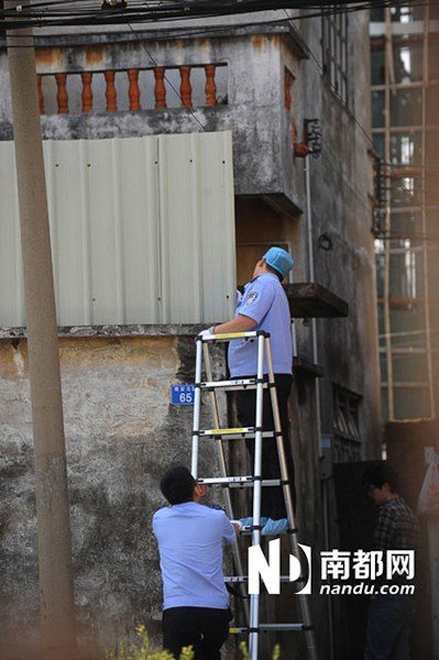 10月31日早上，中山市南头镇警方接到群众报警，南安北路一住宅内发现三具尸体。死者为住户谭某及其妻子和女儿。死亡时间为前一晚，死因均为他杀，15岁的女儿则被奸杀。目前警方正在侦破此案。