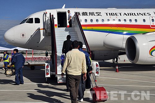 西藏航空9月迎新飞机 首次实现机组拉萨过夜